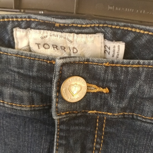 Torrid Jeans Size 22 Raw Hem - Picture 2 of 5